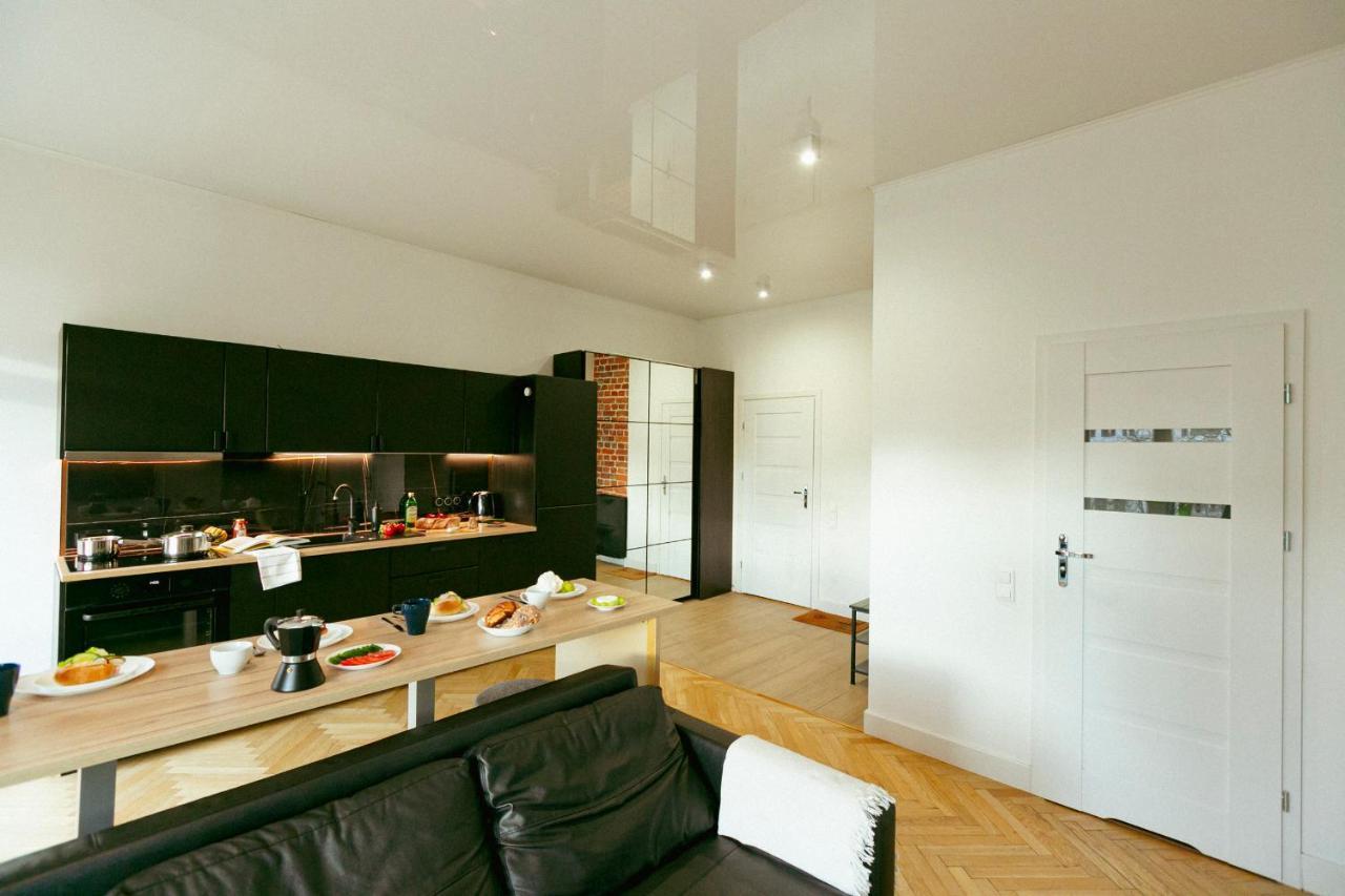 Wspolna 54a - Free Parking - Dla 6 Osob - 450 Metrow Od Dworca Centralnego I Zlotych Tarasow - Better Apartment Warschau
